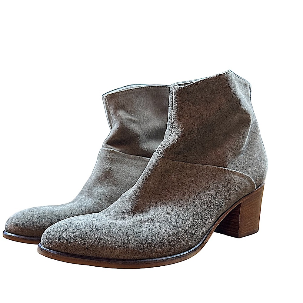 ITALEAU Waterproof Daniela Suede Ankle Bootie Size 40/8 1/2